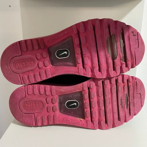 SOLD - Nike Women's Air Max Motion 90 Waffle Skin Black Running Shoe - Picture 4 of 4